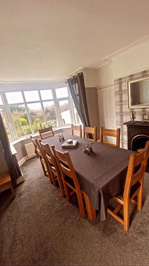 Sunnyside - Large Seaside With Views And Hot Tub *